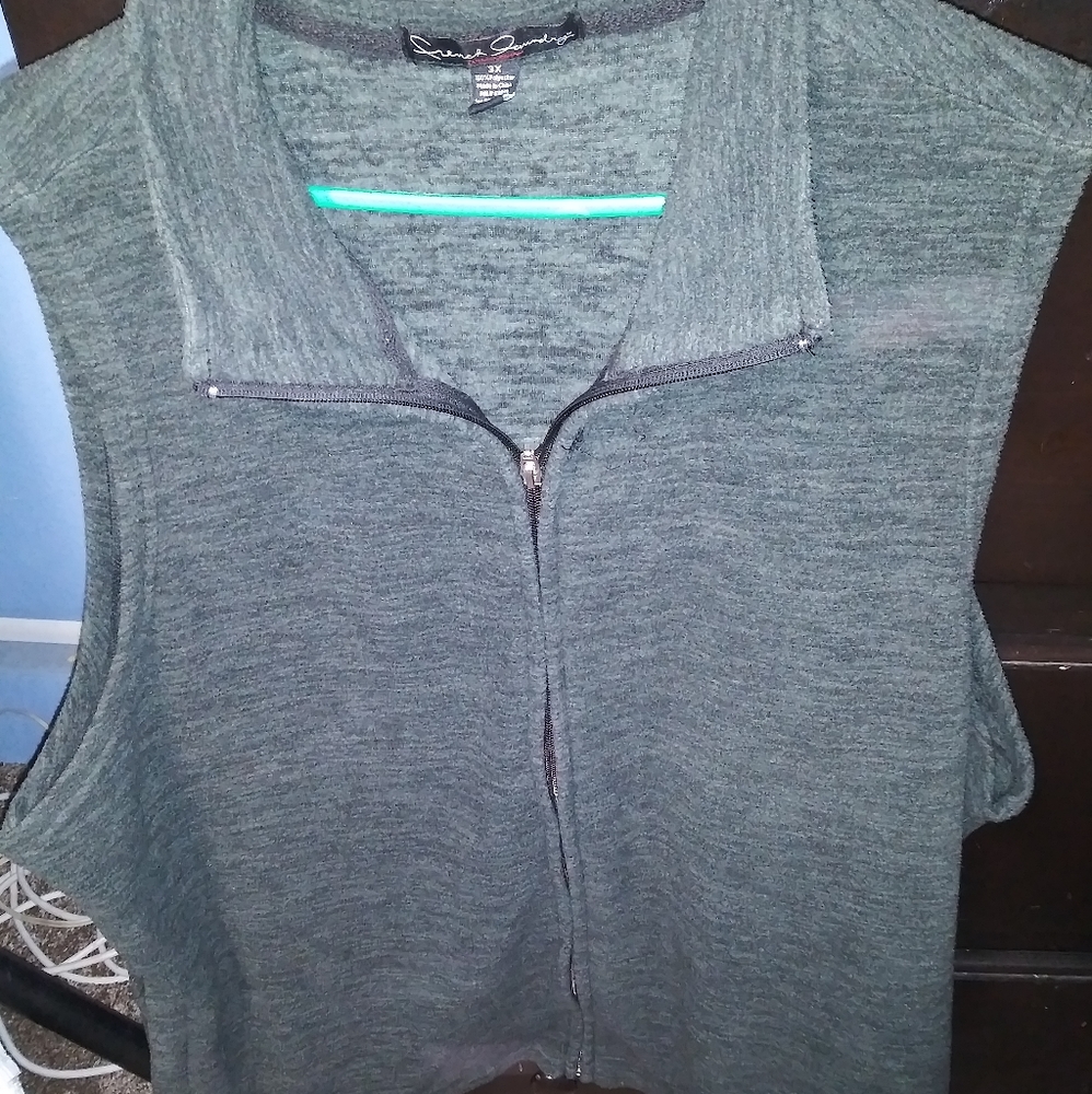 Comfortable stretch zippered grey vest